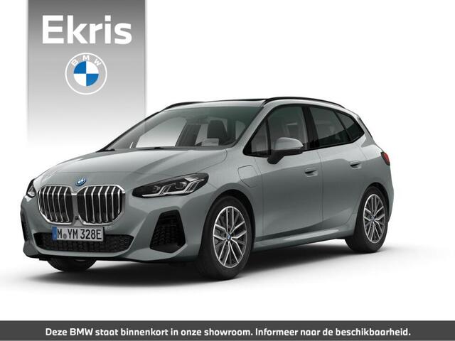 BMW 2-SERIE Active Tourer 230e xDrive M Sportpakket | Travel Pack | Innovation Pack | Panoramadak | Trekhaak