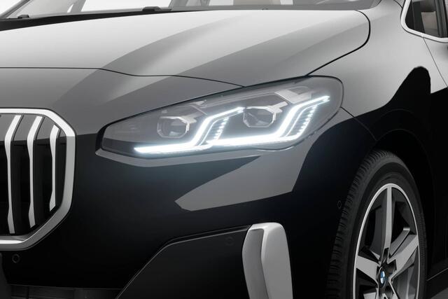 BMW 2-SERIE Active Tourer 220i | Luxury Line | Premium Pack | Travel Pack