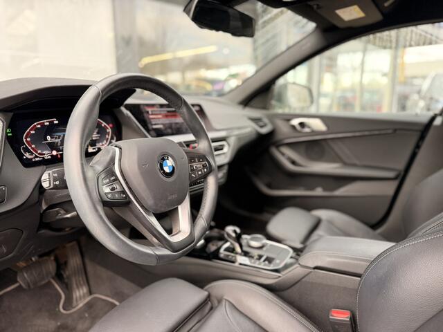 BMW 2-SERIE 220i Business Edition Plus | Leer | Navi | Carplay