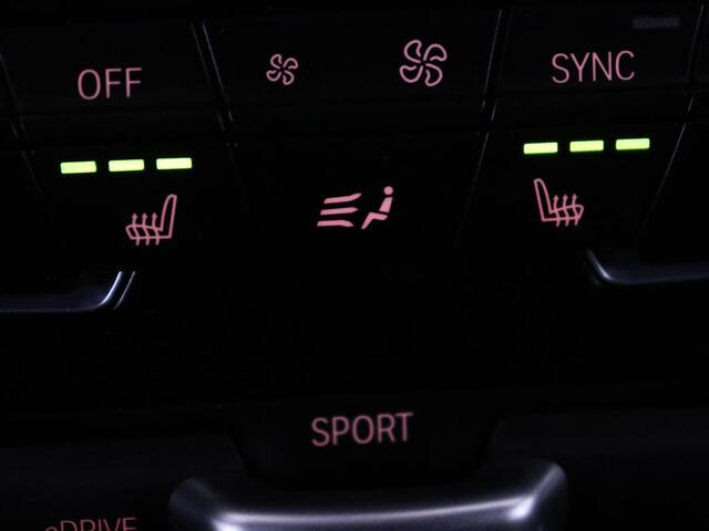 BMW 2-SERIE Active Tourer 225xe iPerformance | Sport Line | Stoelverwarming | Full LED | Navigatie | Parkeerhulp | Sportstoelen | Bluetooth | Climate control | Getint glas | Cruise control | PHEV | Plug In