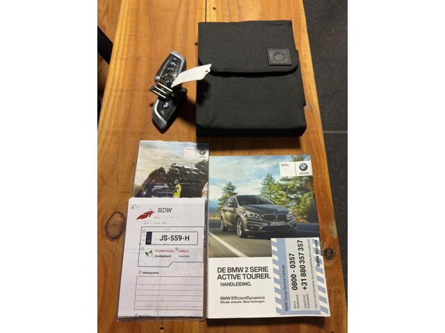 BMW 2-SERIE 218i Automaat II Leder II Trekhaak II