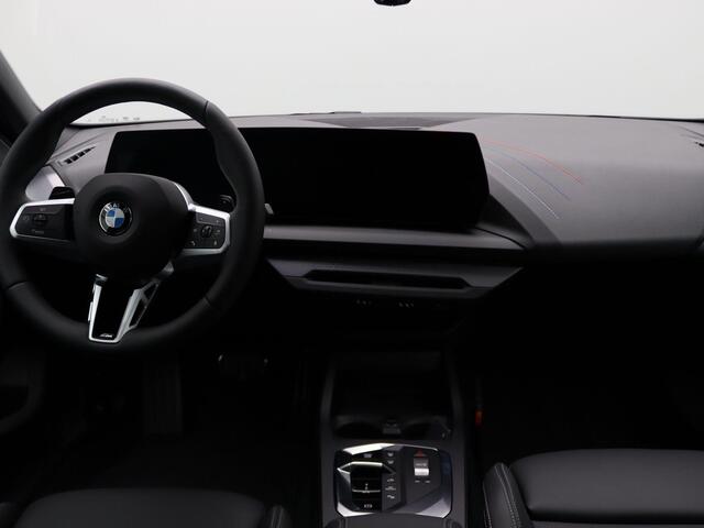 BMW 2-SERIE Gran Coupé 220 M Sportpakket Pro | Premium Pack | Stuurwielrand Verwarmd | Panoramadak | Driving Assistant | Harman Kardon | 18''