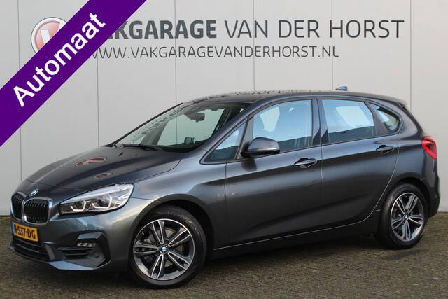 BMW 2-SERIE Active Tourer 218i-140pk Executive Edition AUTOMAAT ! Uiterst nette, luxe en goed onderhouden hoogzitter. Autm. airco, metallic lak, trekhaak, cruise control, HUD, LED verl.,