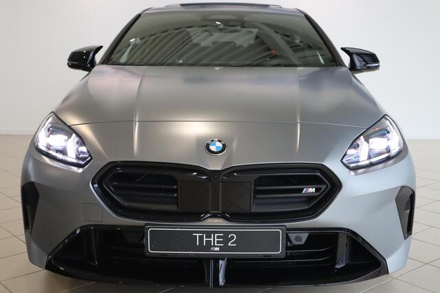 BMW 2-SERIE Gran Coupé M235 xDrive | M Sportpakket Pro | Panoramadak | Head-Up | Driving Assistant Professional | Harman Kardon | 360 Camera | Stoel & Stuurwielverwarming | Elektrisch Verstelbare Stoelen | Comfort Access | Adaptieve LED LED