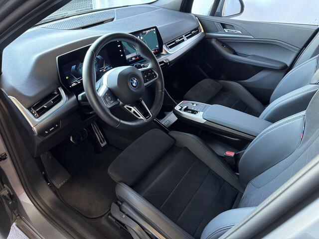 BMW 2-SERIE Active Tourer ? 230E ? XDRIVE 326 PK M SPORT LED ELEK.KLEP CAMERA WEGKLAPBARE.TREKHAAK 04/2024 AWD 4X4 4WD M-Sportpakket PHEV