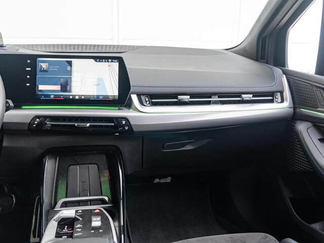 BMW 2-SERIE Active Tourer 225e xDrive | M Sportpakket | Innovation Pack | Comfort Access | Head-Up Display | Driving Assistant Plus | 17''