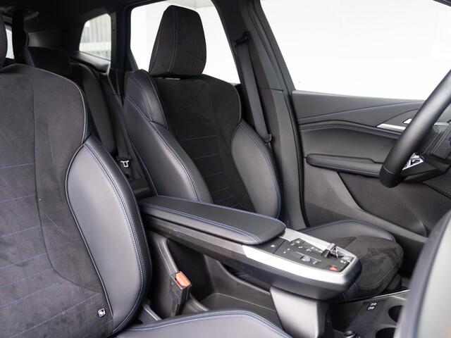 BMW 2-SERIE Active Tourer 225e xDrive | M Sportpakket | Innovation Pack | Comfort Access | Head-Up Display | Driving Assistant Plus | 17''