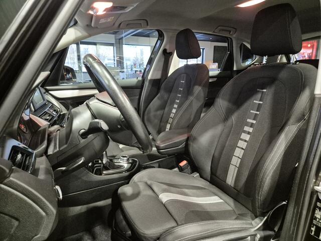 BMW 2-SERIE Active Tourer 218i Centennial Executive Navi | Sensoren | Trekhaak | Clima