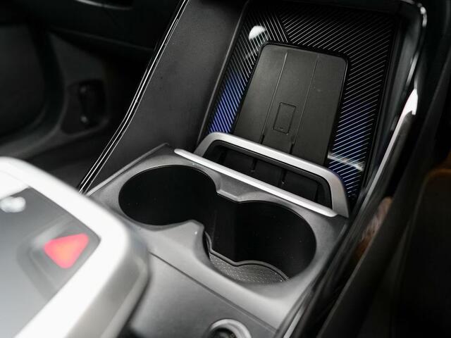 BMW 2-SERIE Active Tourer 218i M Sport Trekhaak Panoramadak Stuurwielverwarming Stoelverwarming Keyless Entry