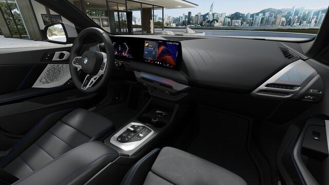 BMW 2-SERIE Gran Coupé 220 M Sport Automaat / Sportstoelen / Achteruitrijcamera / M Adaptief onderstel / Adaptieve LED / Parking Assistant / Stuurverwarming