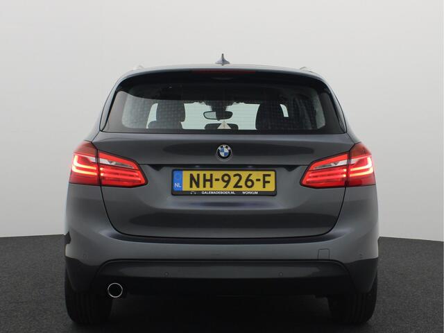 BMW 2-SERIE Active Tourer 216i Centennial High Executive TREKHAAK / STOELVERW / NAVI / CLIMA / PDC / FULL LED / NL-AUTO