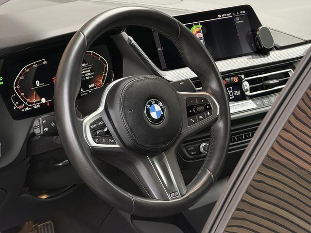 BMW 2-SERIE Gran Coupé 218i High Executive Sportstoelen / Navi / Clima / Carplay
