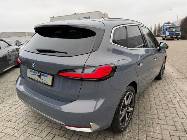 BMW 2-SERIE Active Tourer 218i Luxury Line Pano-Dak | Trekhaak | Stuur & Stoelverw. | Massage