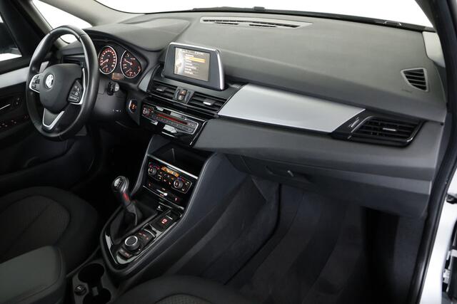BMW 2-SERIE Active Tourer 220i / Clima / Cruisecontrol / Bluetooth / Lmv