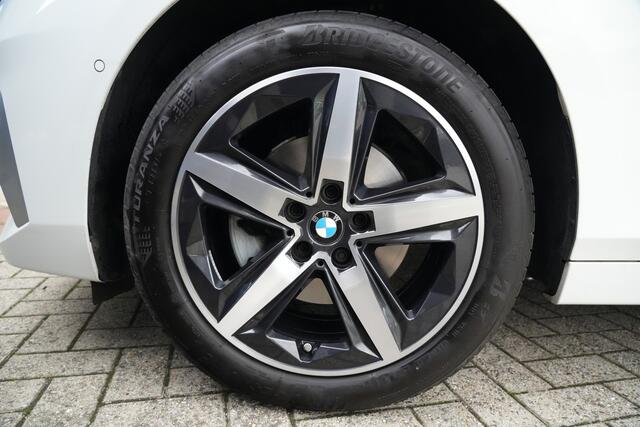 BMW 2-SERIE Active Tourer 218i 136pk Panoramadak/Stoelverwarming/Camera