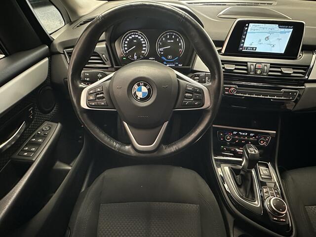 BMW 2-SERIE ACTIVE TOURER 225XE iPERFORMANCE 136 PK PLUG IN HYBRID NAVIGATIE A RIJ CAMERA STOEL VERWARMING PARKEER SENSOREN VOOR & ACHTER ZEER MOOI !!