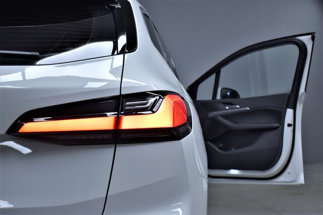 BMW 2-SERIE Active Tourer 218i 136pk M-Sport Automaat 1e Eig. CarPlay/Camera/Keyless/Virtual/Navi/Led/Leer/Lmv19''