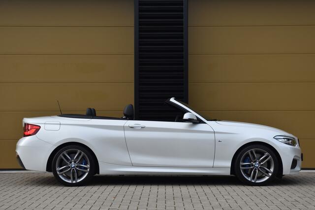 BMW 2-SERIE Cabrio 220i High Executive * M-sportpakket * LCI * Hifi * Adaptief LED *