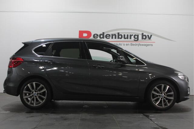 BMW 2-SERIE Active Tourer 220i High Executive - Camera / Navi / Stoelverw.