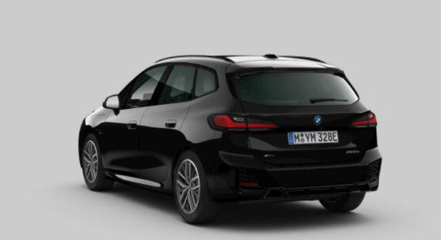 BMW 2-SERIE Active Tourer 225e xDrive M Sport - Panoramadak - Getinte Ruiten - Head up - Driving Assistant Professional - Elektrisch verwarmde voorstoelen - Sportstoelen - Grootlichtassistent - Automatisch dimmende binnenspiegel -
