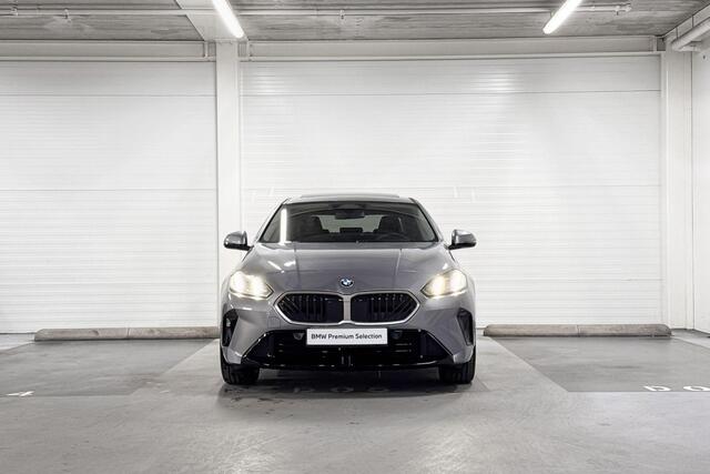 BMW 2-SERIE Gran Coupé 220 | M-Sport Design | Driving Assistant | Harman/Kardon | Panoramadak
