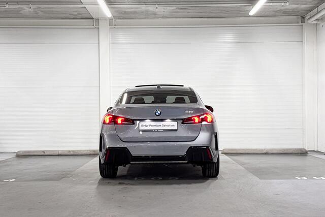 BMW 2-SERIE Gran Coupé 220 | M-Sport Design | Driving Assistant | Harman/Kardon | Panoramadak