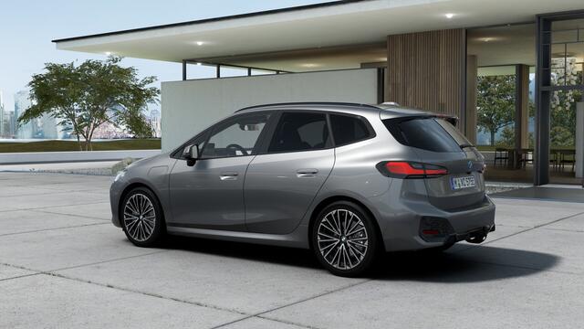 BMW 2-SERIE Active Tourer 225e xDrive High Executive M Sport Automaat / Trekhaak / Sportstoelen / Head-Up / M Adaptief onderstel / Adaptieve LED / Parking Assistant Plus / Comfort Access