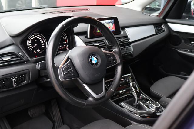 BMW 2-SERIE Active Tourer 216d Automaat Executive Launch Edition | Navigatie | Camera | Origineel NL |