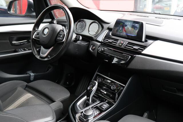 BMW 2-SERIE Active Tourer 216d Automaat Executive Launch Edition | Navigatie | Camera | Origineel NL |