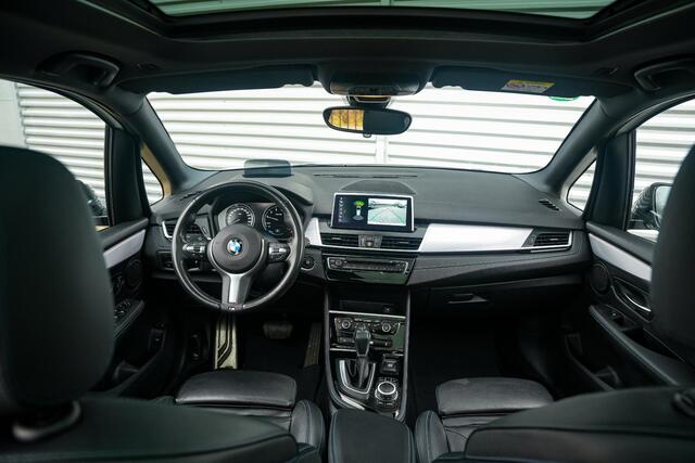 BMW 2-SERIE Active Tourer 225xe iPerformance High Executive M Pakket Camera Pano HUD Clima Cruise Leer 17"LM