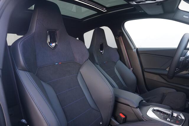 BMW 2-SERIE Gran Coupé 220 M Sportpakket Pro 19'' / Panoramadak / Harman Kardon / Head-Up Display / Driving Assistant Plus