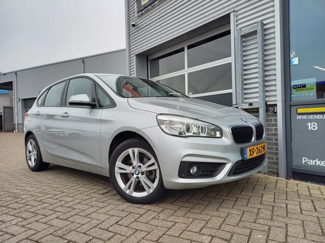 BMW 2-SERIE Active Tourer 218i High Executive - LED - PDC VOOR/ACHTER - TREKHAAK - CLIMATE - ELEK KLEP - CRUISE
