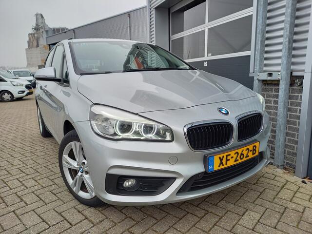 BMW 2-SERIE Active Tourer 218i High Executive - LED - PDC VOOR/ACHTER - TREKHAAK - CLIMATE - ELEK KLEP - CRUISE