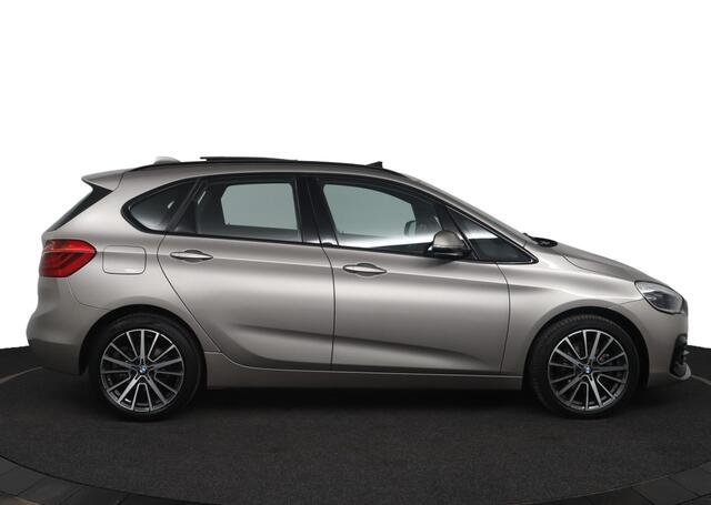 BMW 2-SERIE Active Tourer 218i High Executive |NAP |1e eigenaar | Automaat | Pano | HUD | Stoelverwarming | Camera