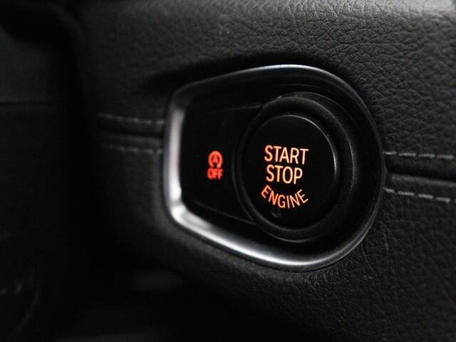 BMW 2-SERIE Active Tourer 220i Sport Line | Camera | Sportstoelen | Full LED | Navigatie | Park Assist | 18'' | Climate control | Bluetooth | Cruise control