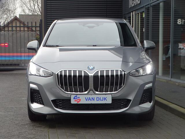BMW 2-SERIE Active Tourer 225e M Sportpakket Adaptief M-onderstel Sportstoel DAB Parkeerhulpsysteem 18''LM Velgen