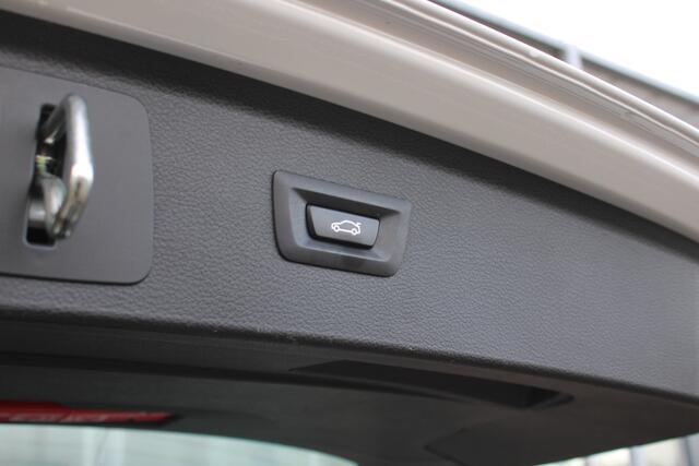 BMW 2-SERIE Active Tourer 218i Corporate Lease Executive | Camera | dealer onderhouden | Trekhaak |