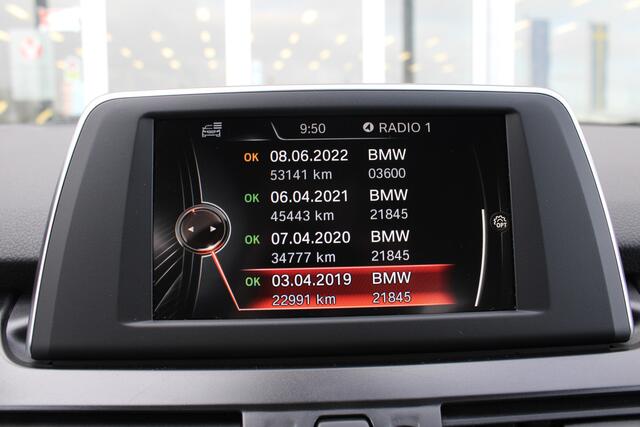 BMW 2-SERIE Active Tourer 218i Corporate Lease Executive | Camera | dealer onderhouden | Trekhaak |