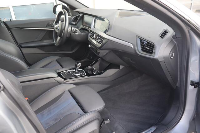 BMW 2-SERIE Gran Coupé 218i M-Sport Introduction Ed. NL-Auto!! Panoramadak I Apple Car-Play
