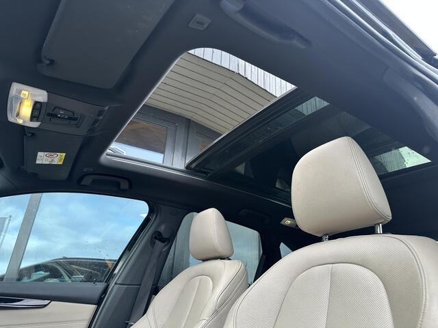 BMW 2-SERIE Active Tourer 218i Centennial High Executive | AUTOMAAT | M Pakket | Head UP | PANO | Achteruitijcamera | Elektrische Achterklep |