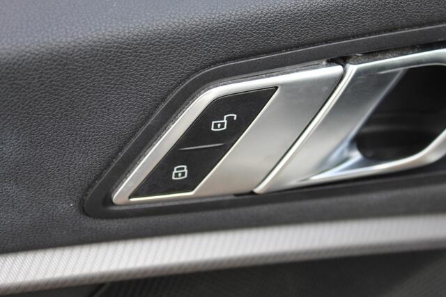 BMW 2-SERIE Gran Coupé 218i Executive Edition//Stoelverwarming!!