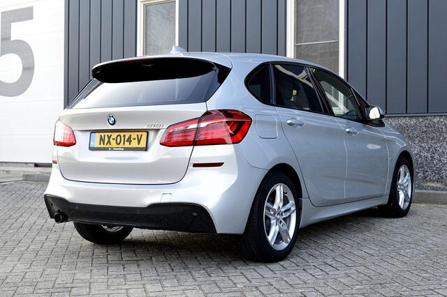 BMW 2-SERIE Active Tourer 218i M-Sport Rijklaarprijs-Garantie Navigatie Leder sport interieur Led Airco Head-Up