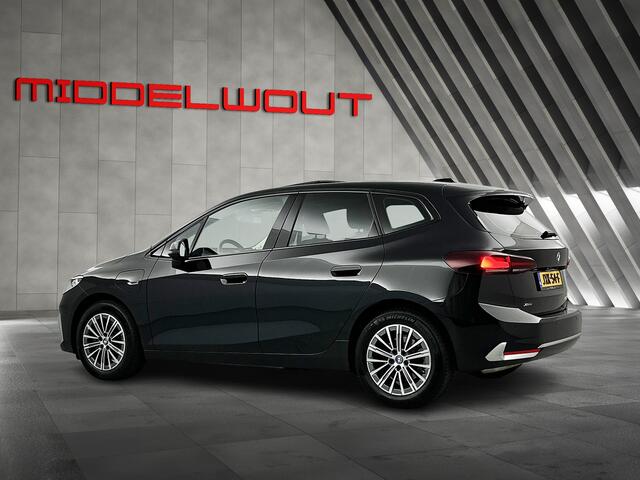 BMW 2-SERIE Active Tourer 225e xDrive Luxury Line Pano-dak/Leder/Camera/LED