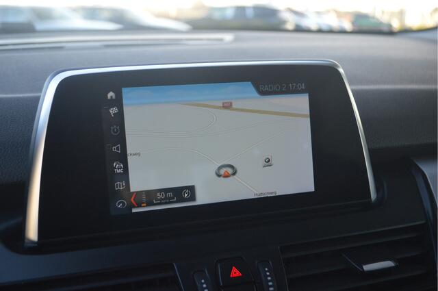 BMW 2-SERIE Active Tourer 220i Executive Automaat / Sportstoelen / LED / Cruise Control / PDC / Elek. achterklep / Navigatie