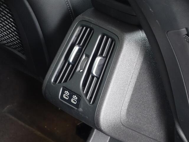 BMW 2-SERIE 218i Active Tourer M Sportpakket Sportstoelen Adaptief M-onderstel Parkeerhulpsysteem 18''LM Velgen