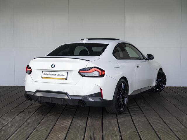 BMW 2-SERIE Coupé 220i | High Executive | M Sportpakket Pro | Schuif-/kanteldak | Laserlicht | Stoelverwarming | 19''