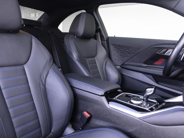 BMW 2-SERIE Coupé 220i | High Executive | M Sportpakket Pro | Schuif-/kanteldak | Laserlicht | Stoelverwarming | 19''