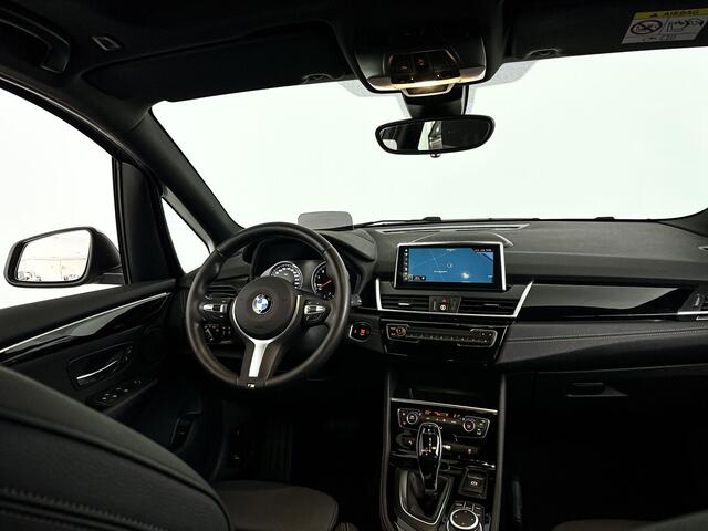 BMW 2-SERIE Active Tourer 218i Executive Edition | Panoramadak | Parkeercamera | Stoelverwarming | Head-up Display |
