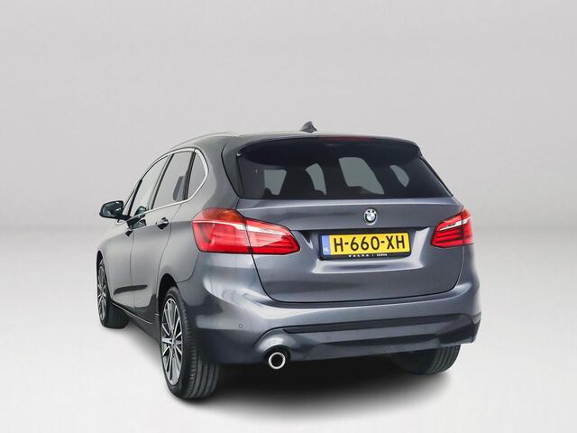 BMW 2-SERIE Active Tourer 218i Executive Edition | Panoramadak | Parkeercamera | Stoelverwarming | Head-up Display |