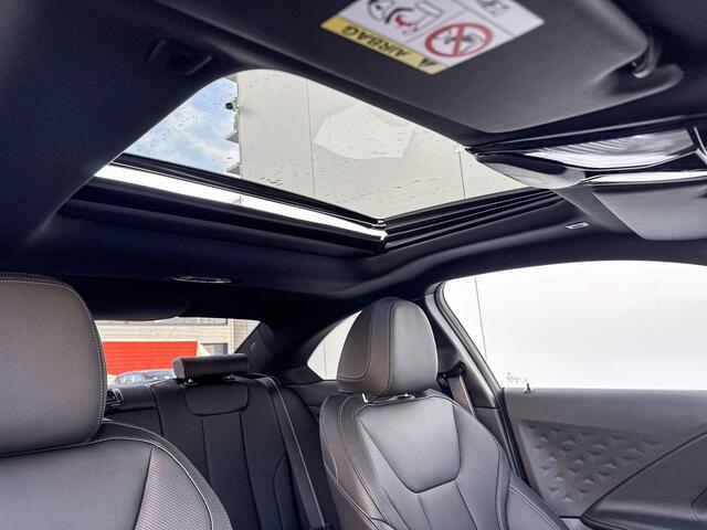 BMW 2-SERIE Coupé 220i High Executive M-Sport / Glazen Schuifdak / Harman Kardon / Adaptief LED / Comfort Access / CraftedClarity / Getinte Ramen / 19 Inch / Shadowline